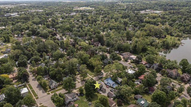 510 S DIVISION STREET, Waupaca, WI 54981