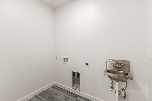 907 Howard Street, Seagoville, TX 75159
