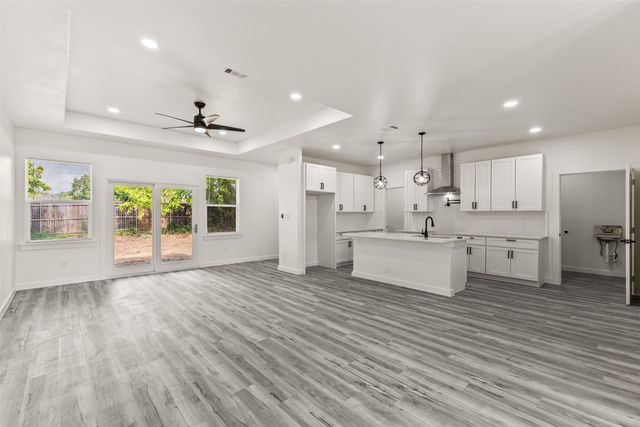 907 Howard Street, Seagoville, TX 75159