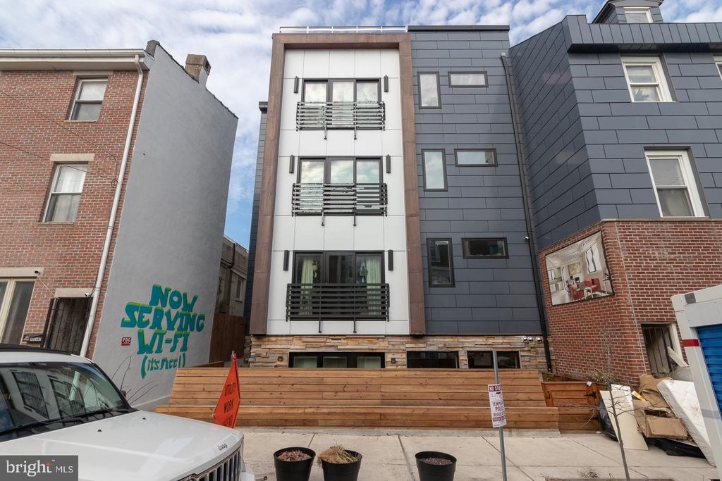 938 NEW MARKET #100, Philadelphia, PA 19123
