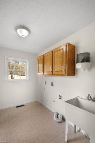 2906 Leonard Road, Lexington, NC 27295