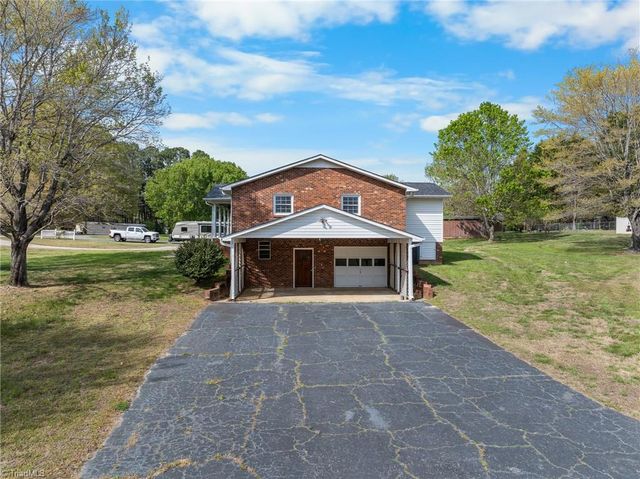 2906 Leonard Road, Lexington, NC 27295