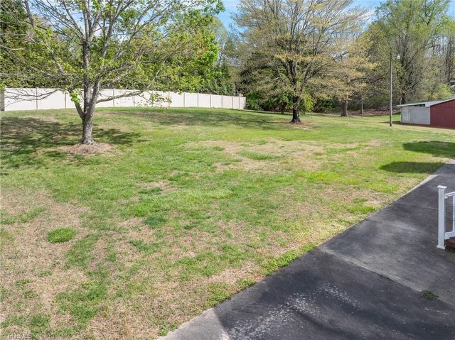 2906 Leonard Road, Lexington, NC 27295