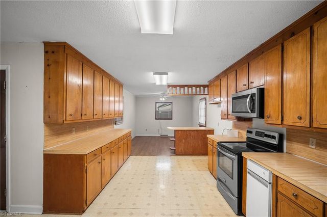 2906 Leonard Road, Lexington, NC 27295