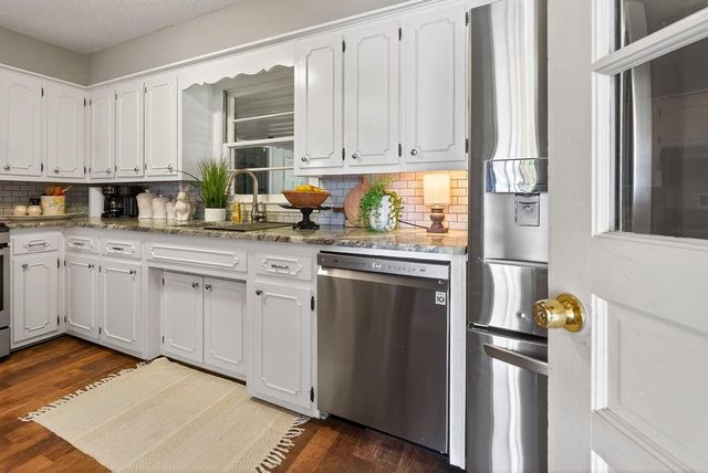 134 Thelma Road SW, Calhoun, GA 30701