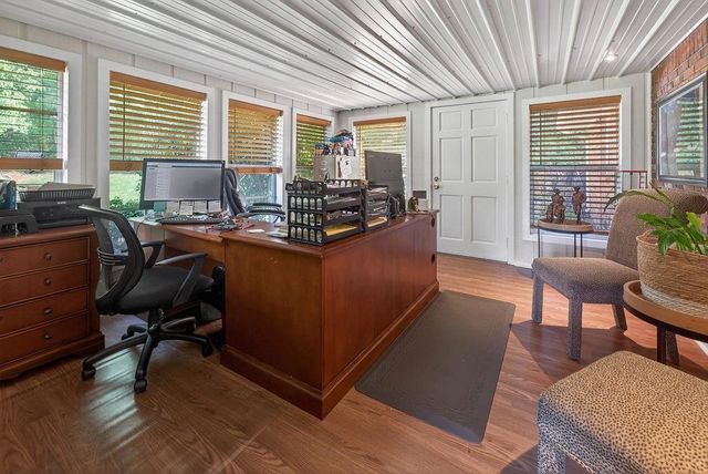 134 Thelma Road SW, Calhoun, GA 30701