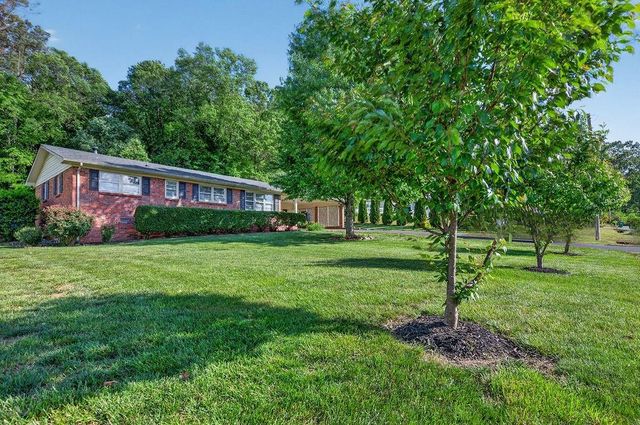 134 Thelma Road SW, Calhoun, GA 30701