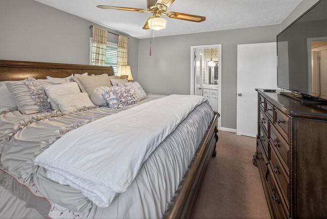 134 Thelma Road SW, Calhoun, GA 30701