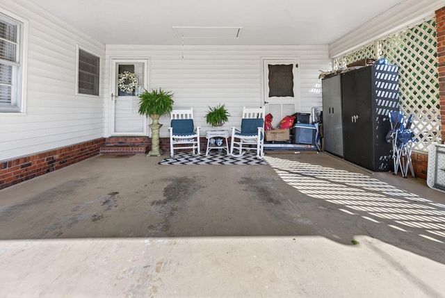 134 Thelma Road SW, Calhoun, GA 30701