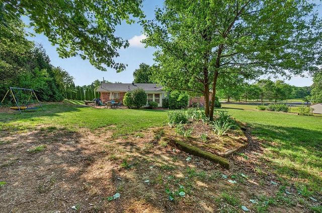 134 Thelma Road SW, Calhoun, GA 30701