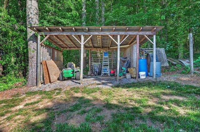 134 Thelma Road SW, Calhoun, GA 30701