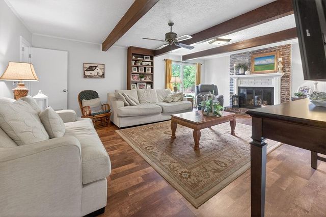 134 Thelma Road SW, Calhoun, GA 30701