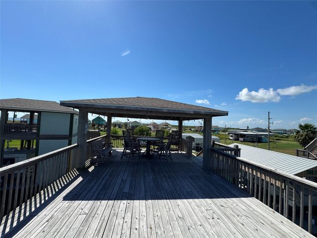 851 Trout Boulevard, Crystal Beach, TX 77650