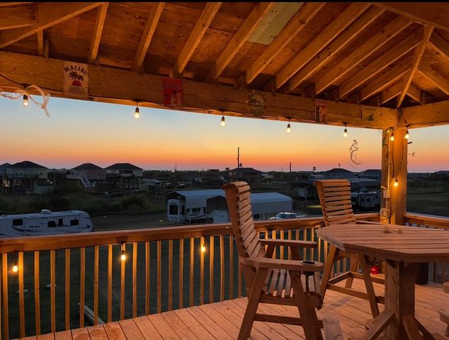 851 Trout Boulevard, Crystal Beach, TX 77650