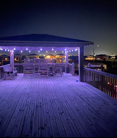 851 Trout Boulevard, Crystal Beach, TX 77650