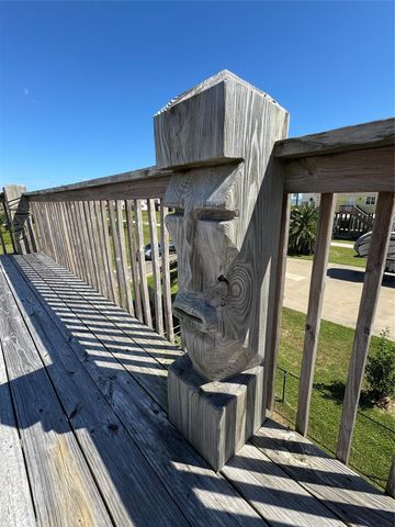 851 Trout Boulevard, Crystal Beach, TX 77650