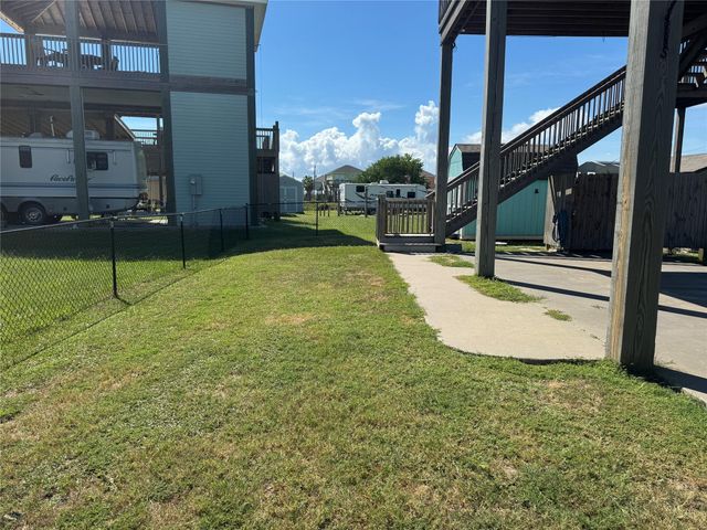 851 Trout Boulevard, Crystal Beach, TX 77650