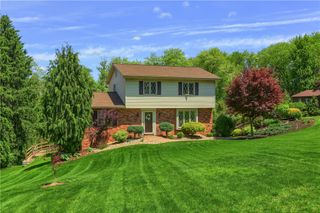 1737 Beaver Grade Rd., Moon/crescent Twp, PA 15108
