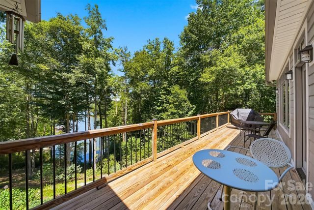 104 Rivercliff Drive W, Connelly Springs, NC 28612