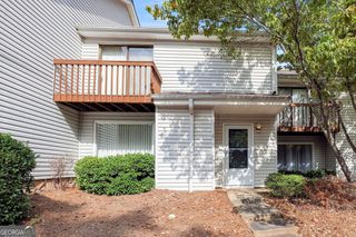 6 NW Fairway Drive NW, Kennesaw, GA 30144