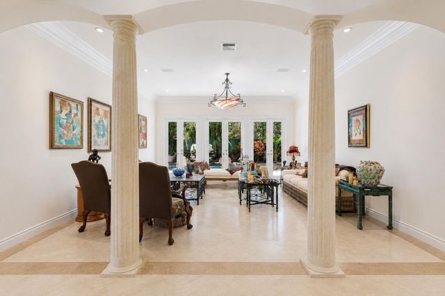286 Jamaica Lane, Palm Beach, FL 33480