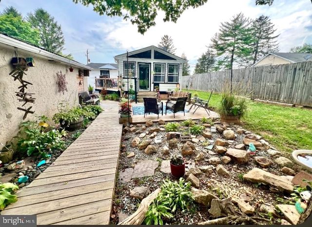 54 MORNINGSIDE RD, Elverson, PA 19520