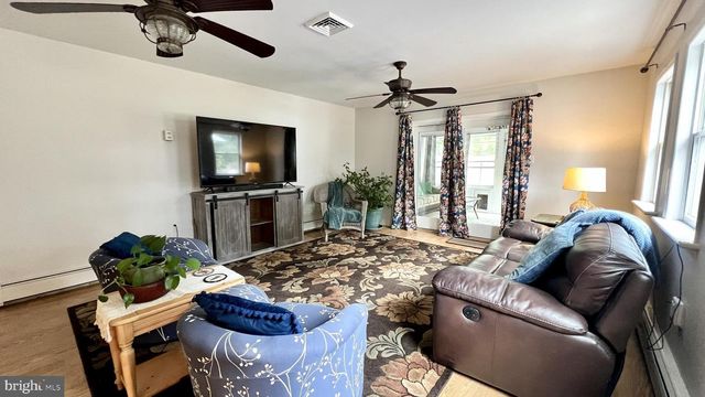 54 MORNINGSIDE RD, Elverson, PA 19520