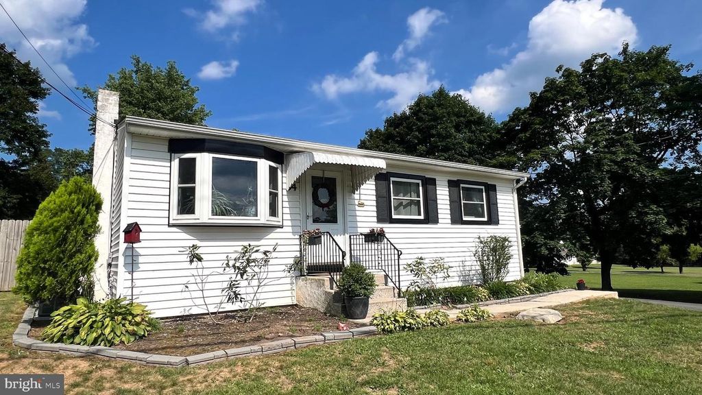 54 MORNINGSIDE RD, Elverson, PA 19520