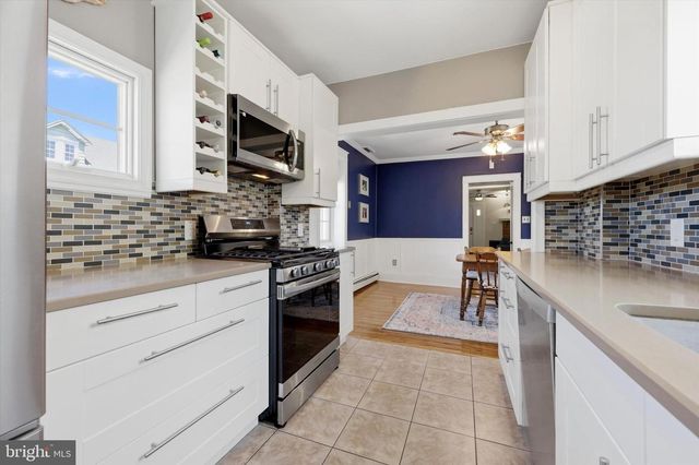 2438 E COUNTY LINE RD, Ardmore, PA 19003