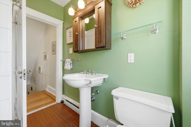 2438 E COUNTY LINE RD, Ardmore, PA 19003