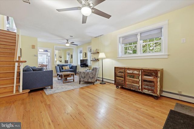 2438 E COUNTY LINE RD, Ardmore, PA 19003