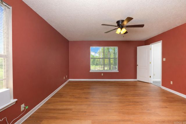 300 Regal Oaks, White Hall, AR 71602