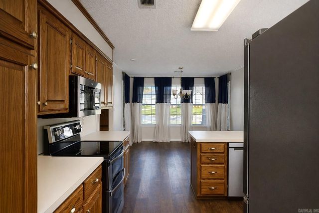 300 Regal Oaks, White Hall, AR 71602