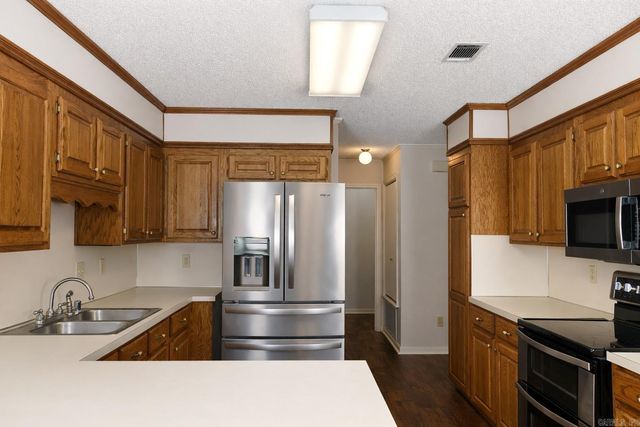 300 Regal Oaks, White Hall, AR 71602