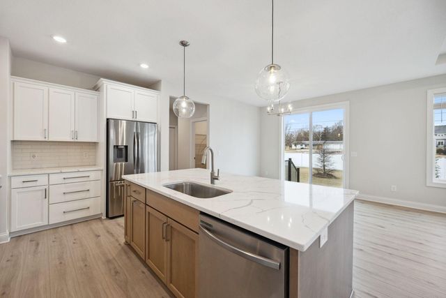 10268 Arrowwood Path, Woodbury, MN 55129