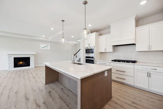 10268 Arrowwood Path, Woodbury, MN 55129