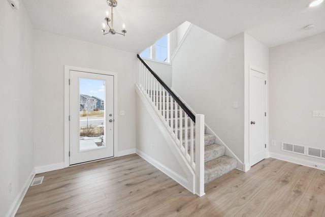 10268 Arrowwood Path, Woodbury, MN 55129
