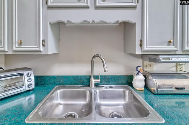 309 Hallsborough Drive, West Columbia, SC 29170
