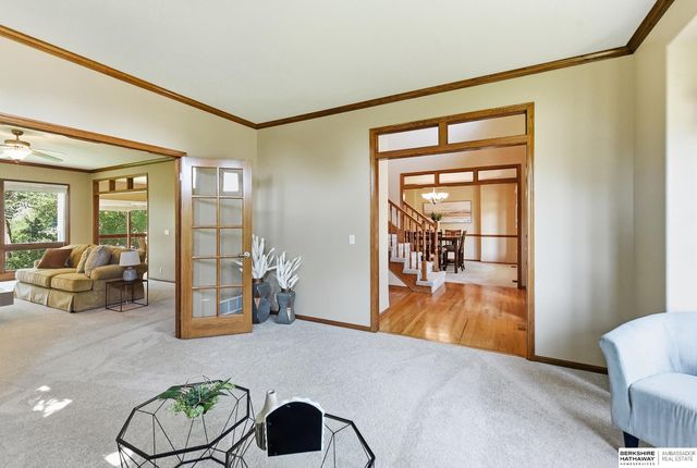 1210 MacArthur Drive, Papillion, NE 68046