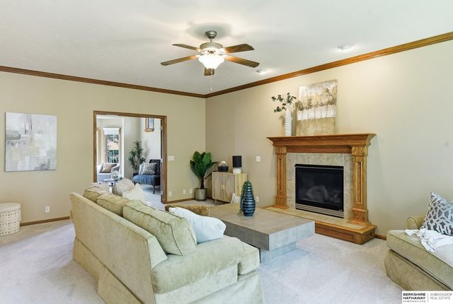 1210 MacArthur Drive, Papillion, NE 68046