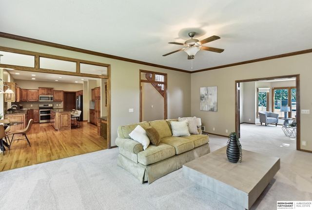 1210 MacArthur Drive, Papillion, NE 68046