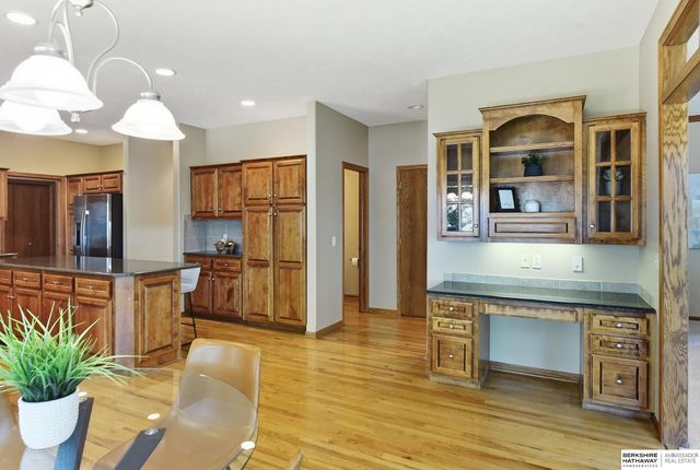 1210 MacArthur Drive, Papillion, NE 68046