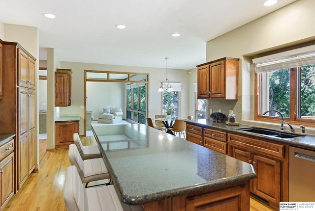 1210 MacArthur Drive, Papillion, NE 68046