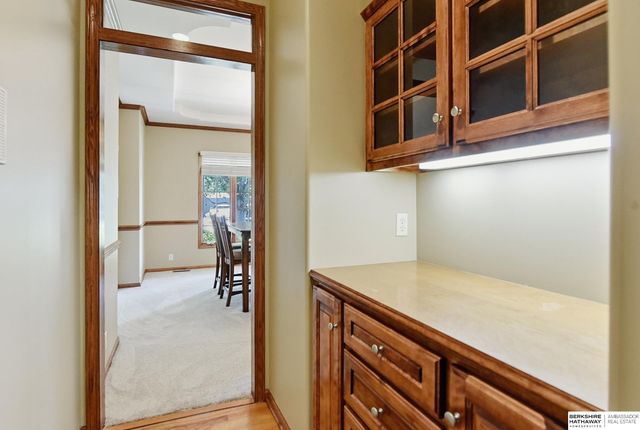 1210 MacArthur Drive, Papillion, NE 68046