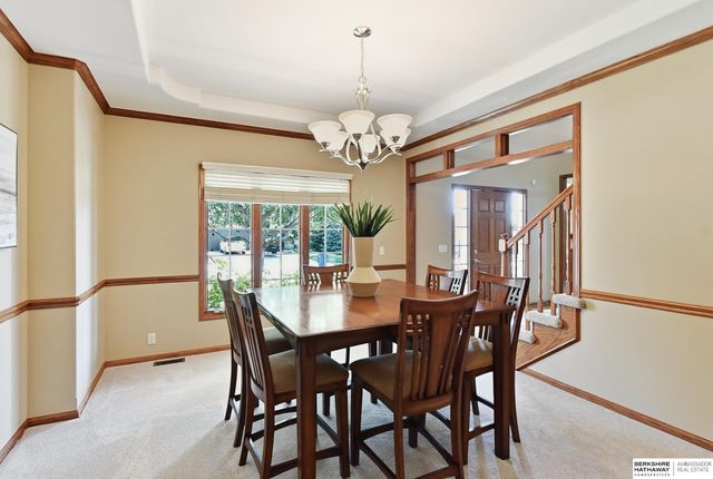 1210 MacArthur Drive, Papillion, NE 68046