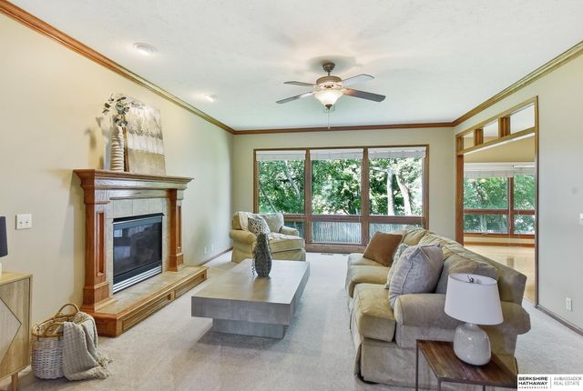 1210 MacArthur Drive, Papillion, NE 68046