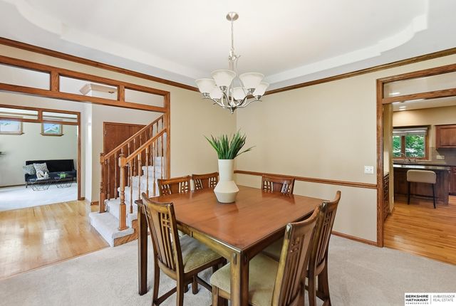 1210 MacArthur Drive, Papillion, NE 68046