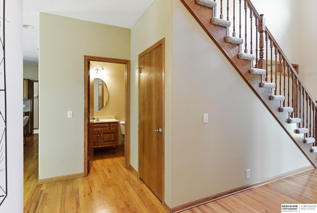 1210 MacArthur Drive, Papillion, NE 68046