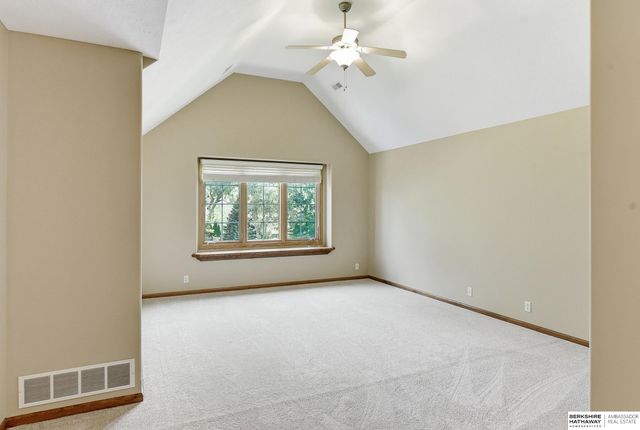 1210 MacArthur Drive, Papillion, NE 68046