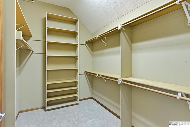1210 MacArthur Drive, Papillion, NE 68046